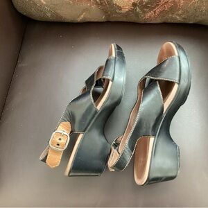 Dansko Black and Brown Leather Sandals size 39,(81/2-9)very soft and Slingback